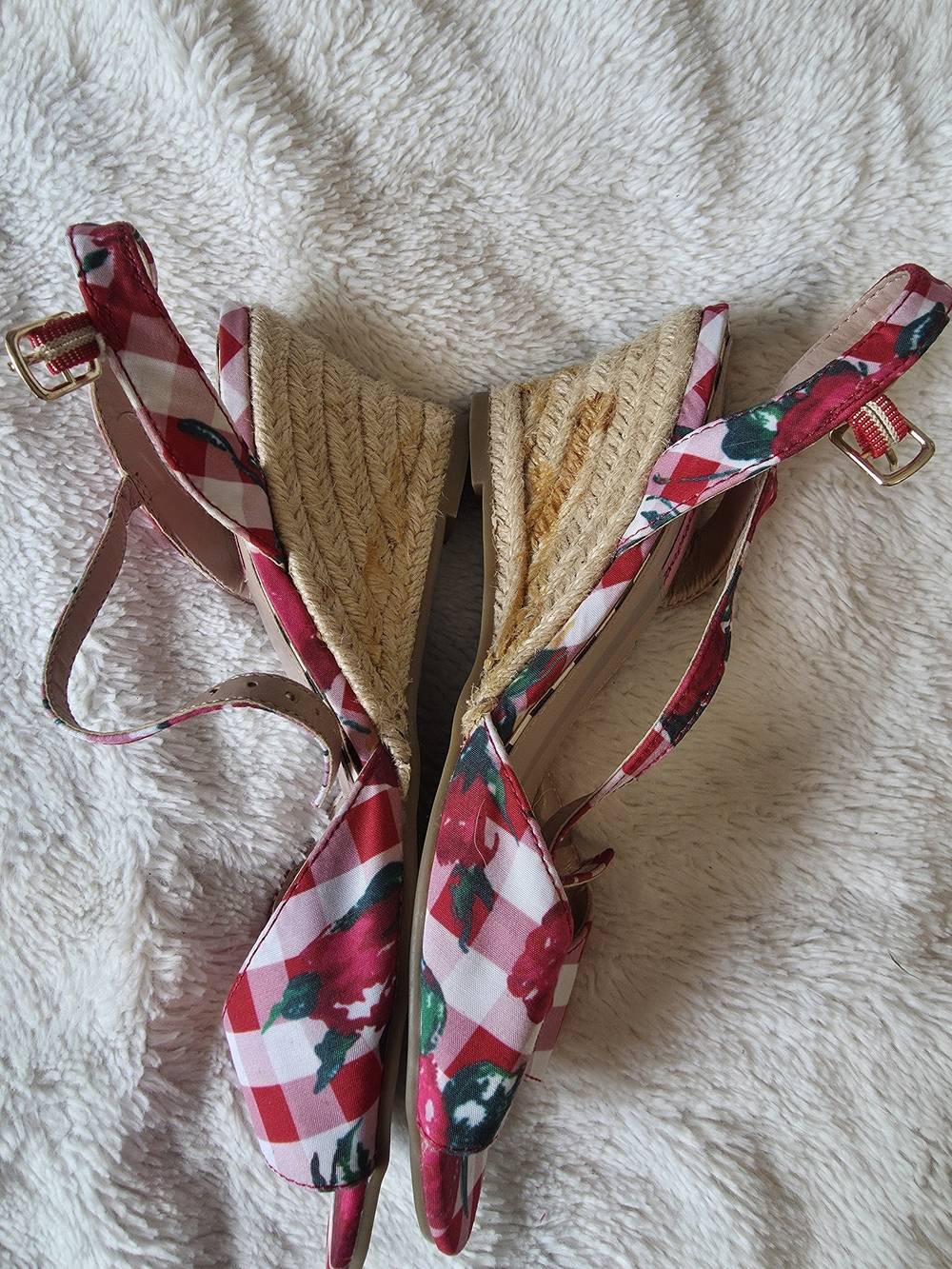 Betsey Johnson Red Floral Gingham Athena Heels - Picture 5 of 6